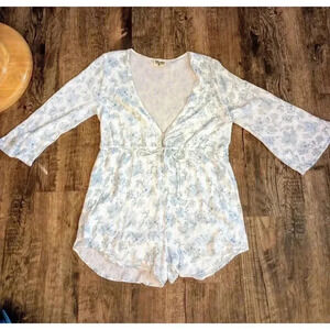 Show Me‎ Your Mumu Romper Blue White Floral Shorts One Piece Size Small